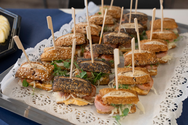 Belegtes Catering der MZ-Mahlzeit