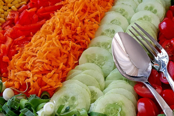 Unser Catering-Angebot umfasst auch Salat.